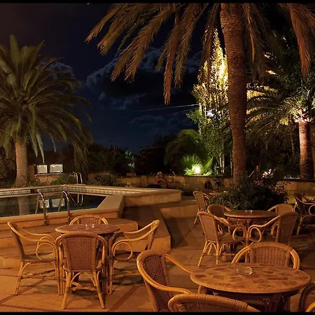 Fonda Palmeras Guest house 2*